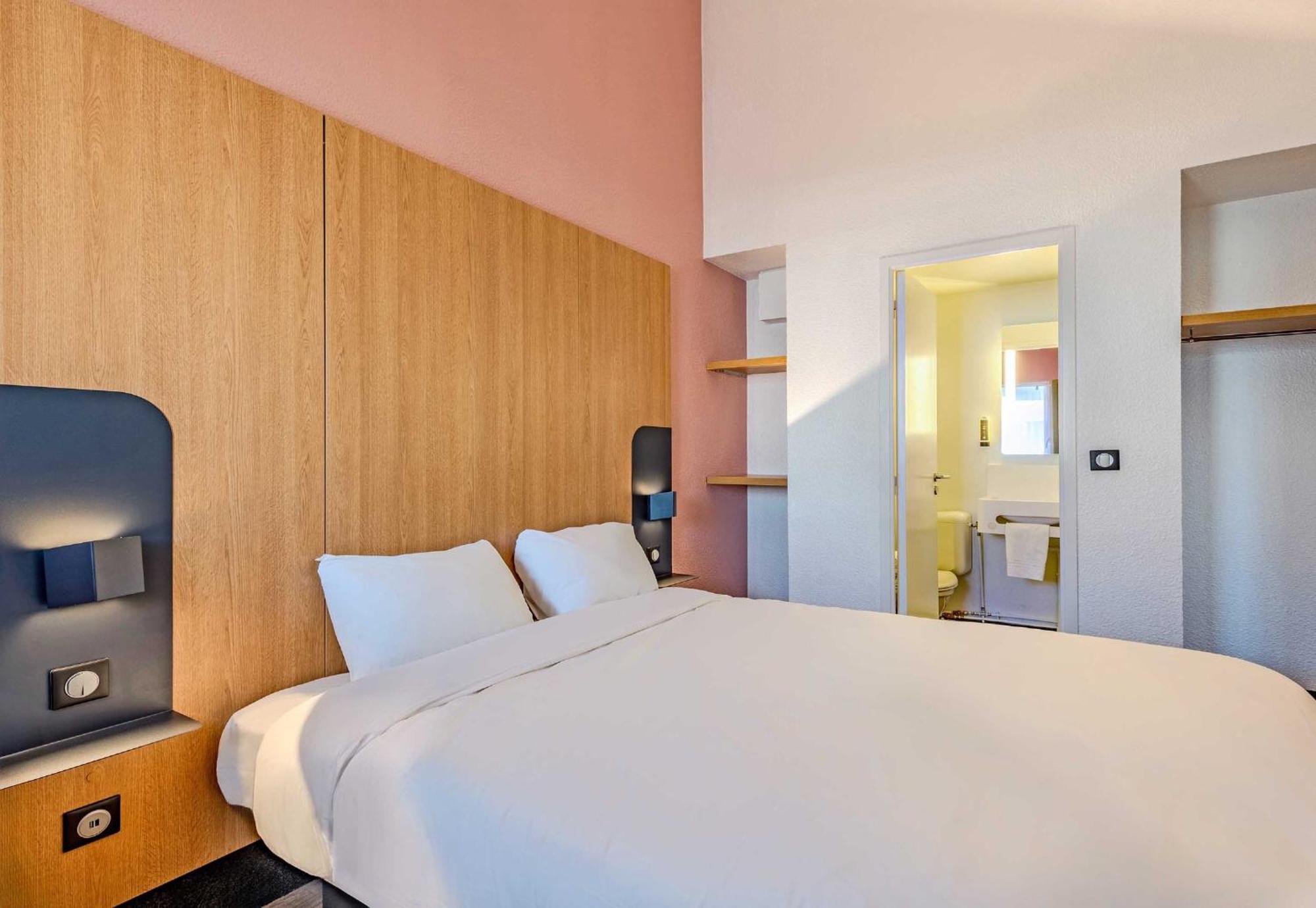 Hotel Brest Kergaradec Aeroport 2*